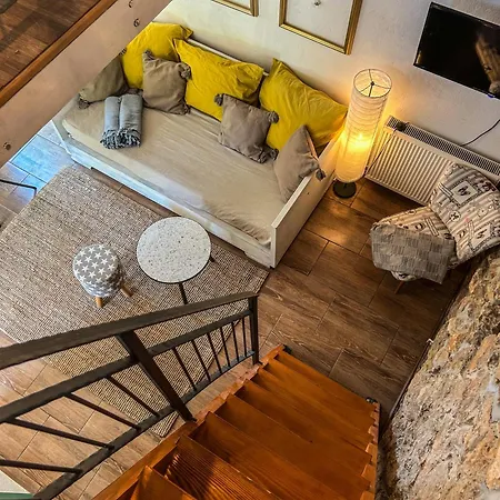 Boutique Mali Pariz Bed & Breakfast 4*