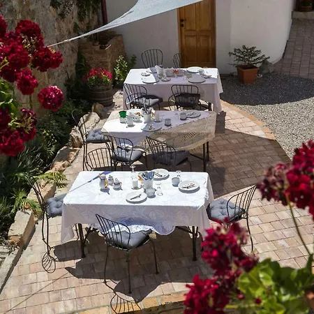 Bed & Breakfast Boutique Mali Pariz 4*