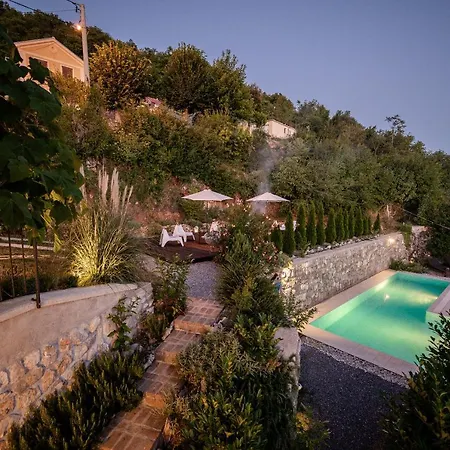 Boutique Mali Pariz 3* Grižane