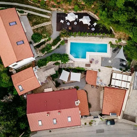 Bed & Breakfast Boutique Mali Pariz