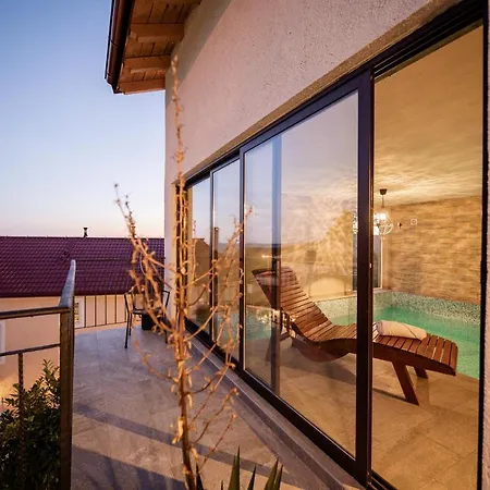 Boutique Mali Pariz Grižane