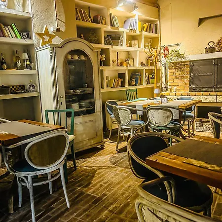 Boutique Mali Pariz Grižane