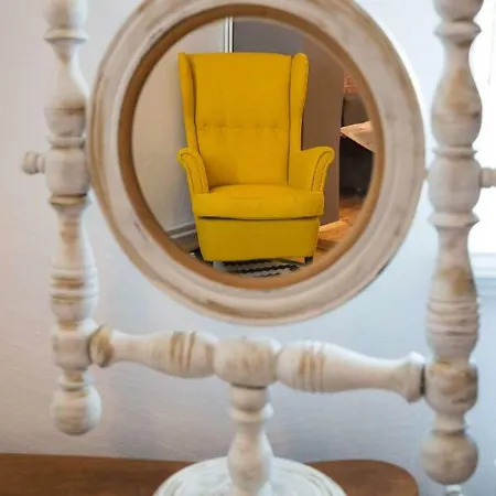 Boutique Mali Pariz לינה וארוחת בוקר 3*
