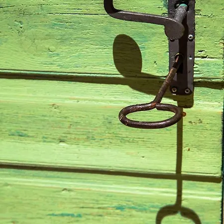 Boutique Mali Pariz Couette-café Grižane