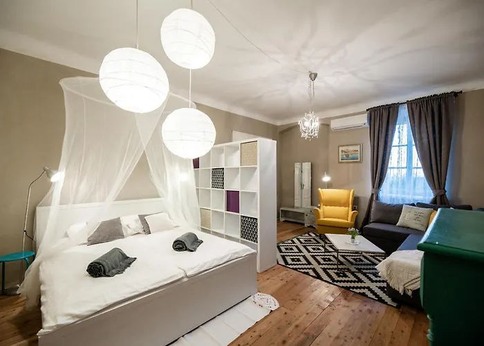 Boutique Mali Pariz Grižane