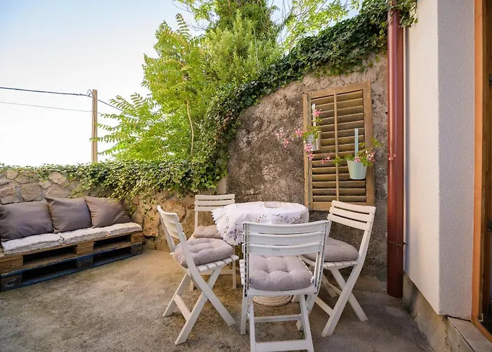 Boutique Mali Pariz Grižane